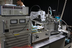 High pressure in-liquid plasma device置