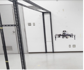 d) 開始位置へ戻る様子